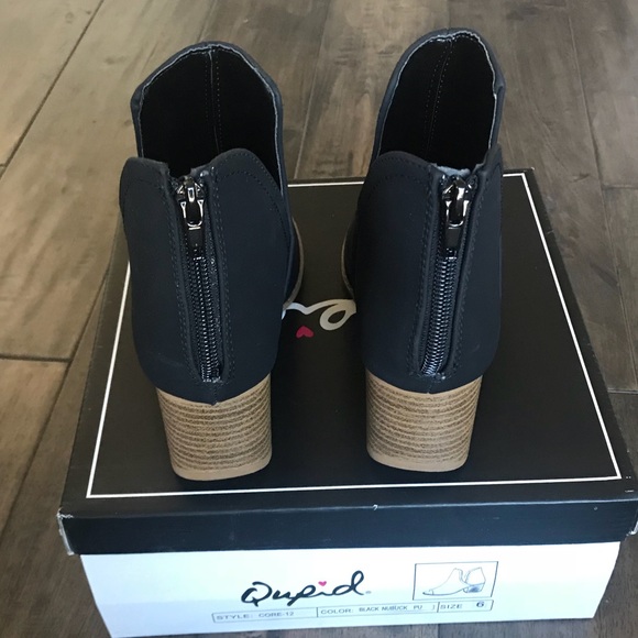 Side cut out peep toe booties - Picture 3 of 4